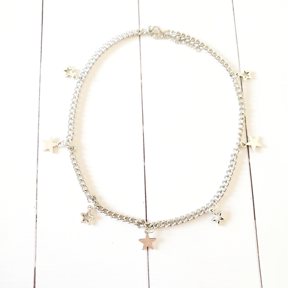 2/$20🌼 Silver Chain Star Dangle Necklace - Picture 1 of 5